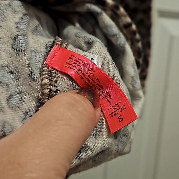 Betsey Johnson Leopard Print Flannel PJ Shirt/ S - Picture 6 of 7